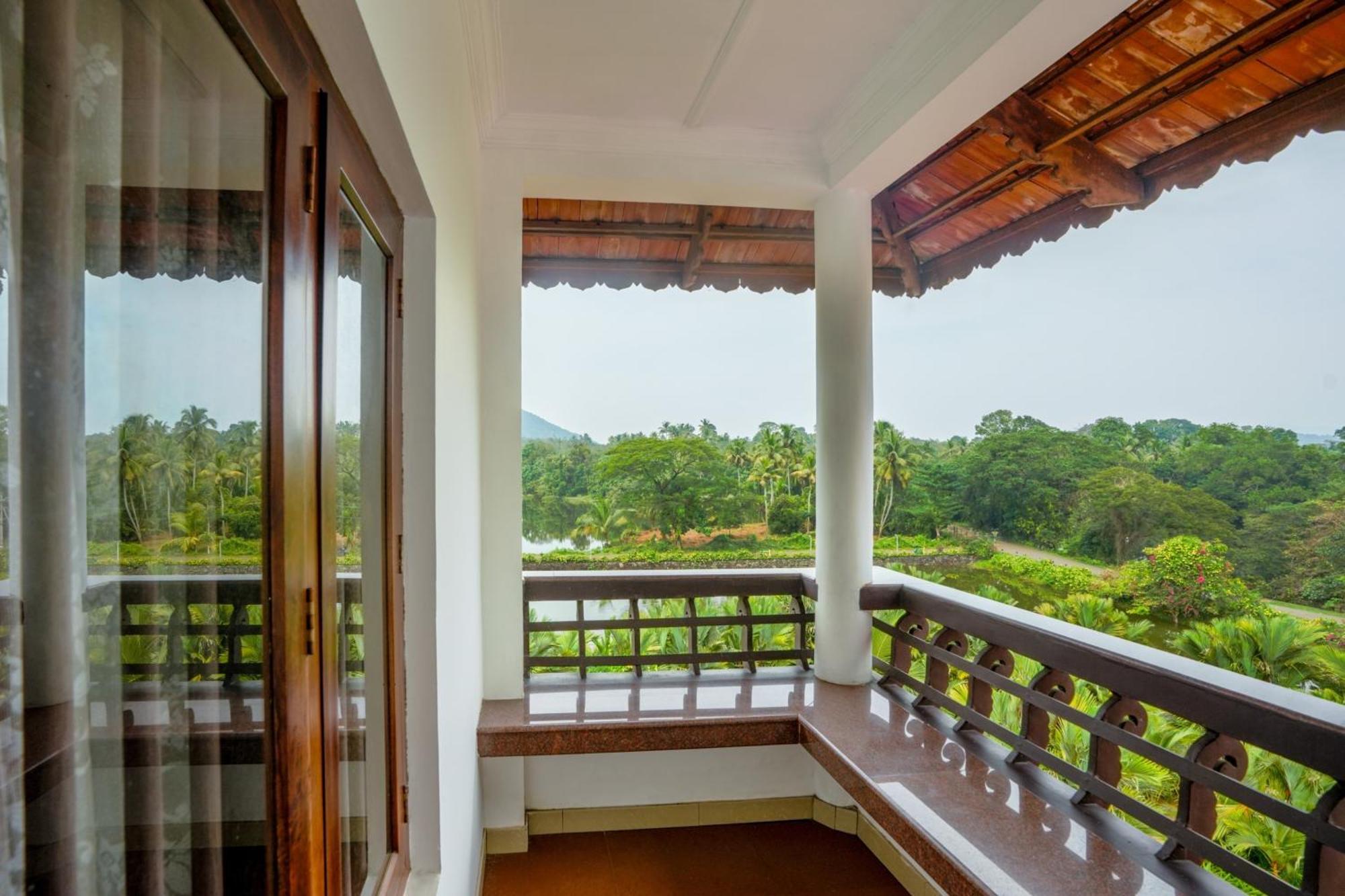 Palette Resorts- Tapovan Green County Thattakād Exterior foto
