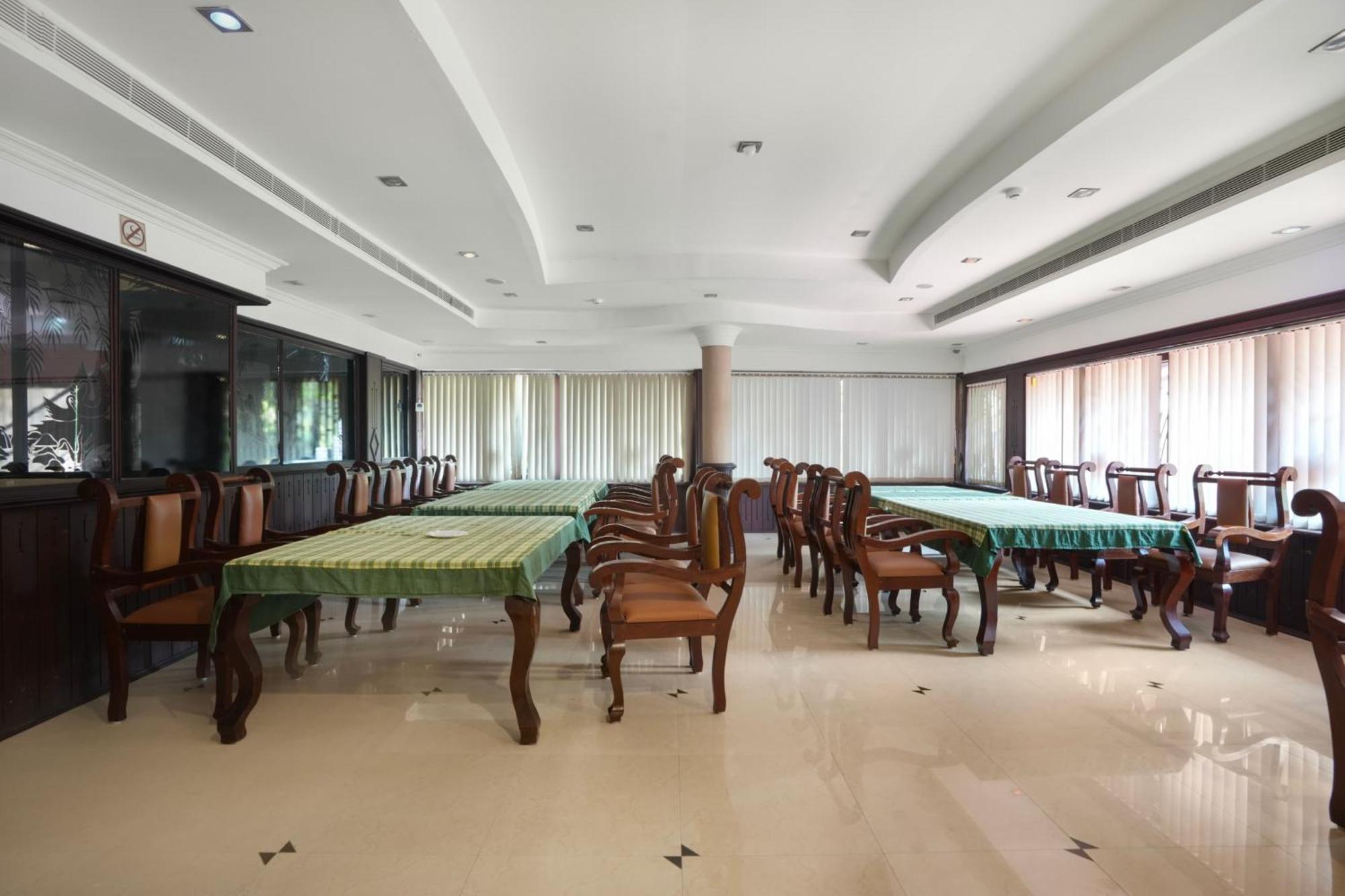 Palette Resorts- Tapovan Green County Thattakād Exterior foto